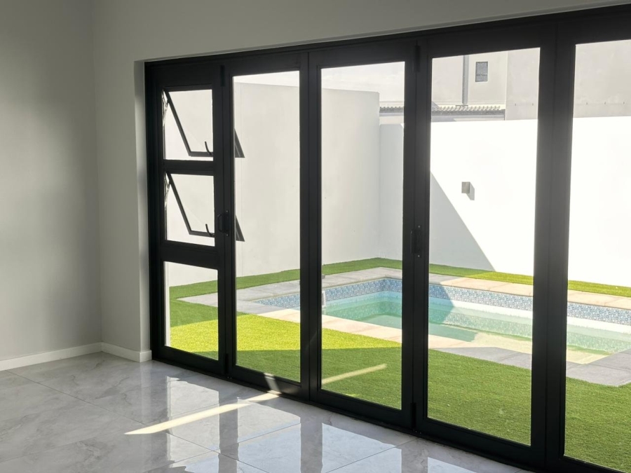 4 Bedroom Property for Sale in Sandown Western Cape